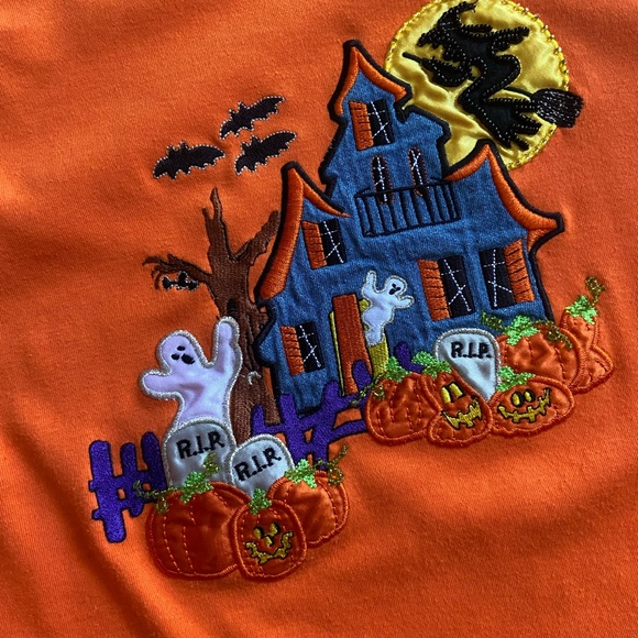 Vintage y2k Fashion Classics Halloween Embroidered Graphic Long Sleeve Tee ๐ฅ - Picture 3 of 3